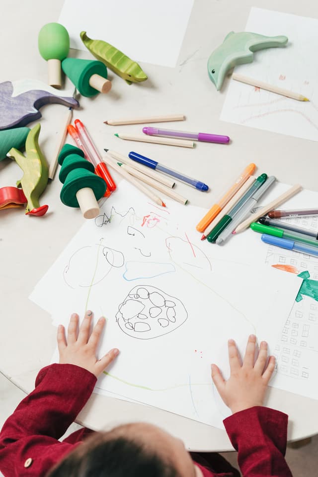 Photo d'un enfant à l'école
